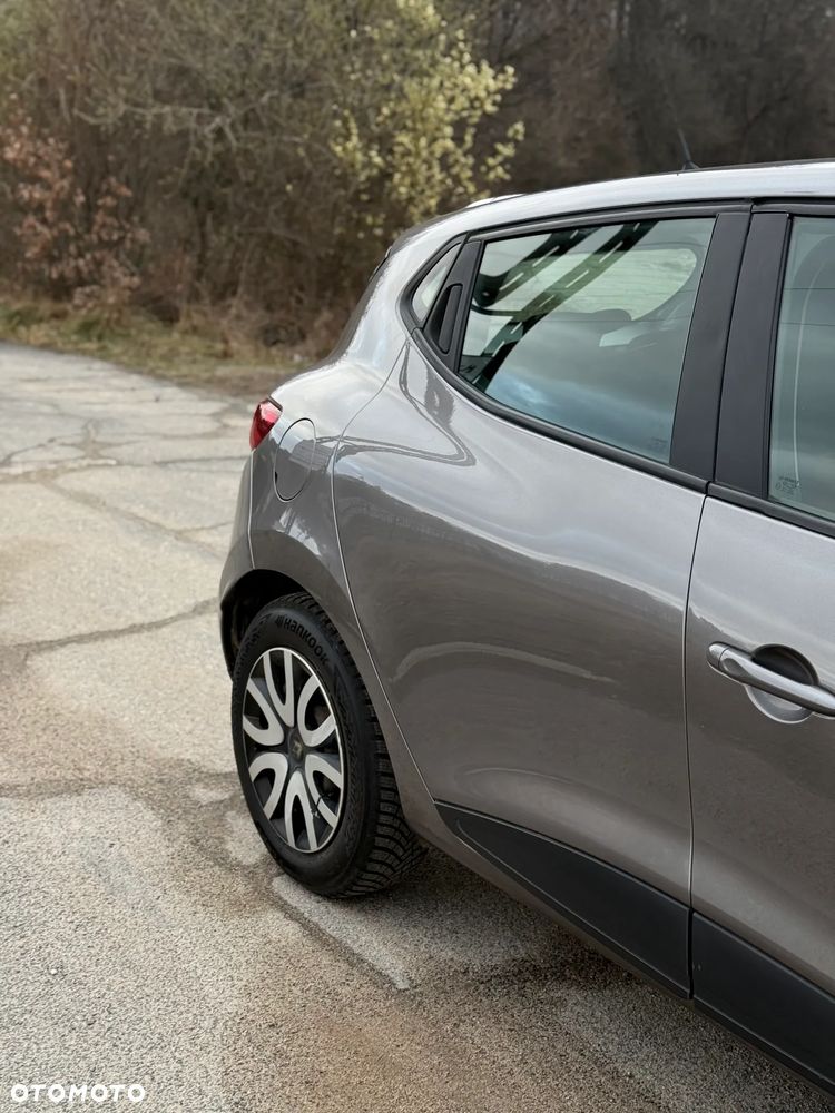 Renault Clio 1.2 16V Life - 9