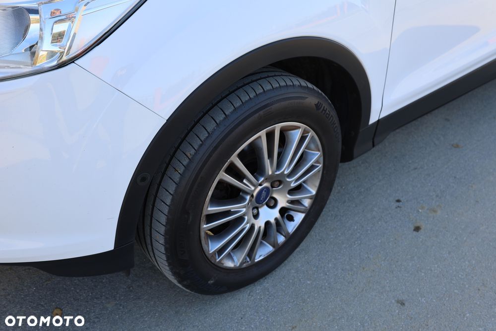 Ford Kuga - 25