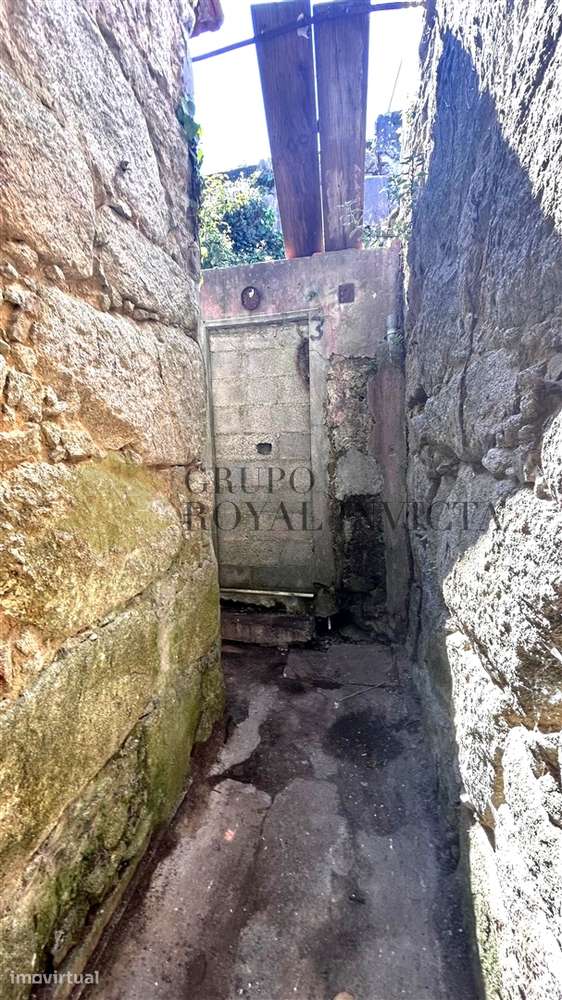 Terreno com Casa em Pedra para Reabilitação – Campanhã, Porto - Grande imagem: 2/19