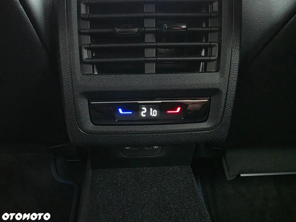 Volkswagen Golf 2.0 TSI 4Motion R DSG - 17