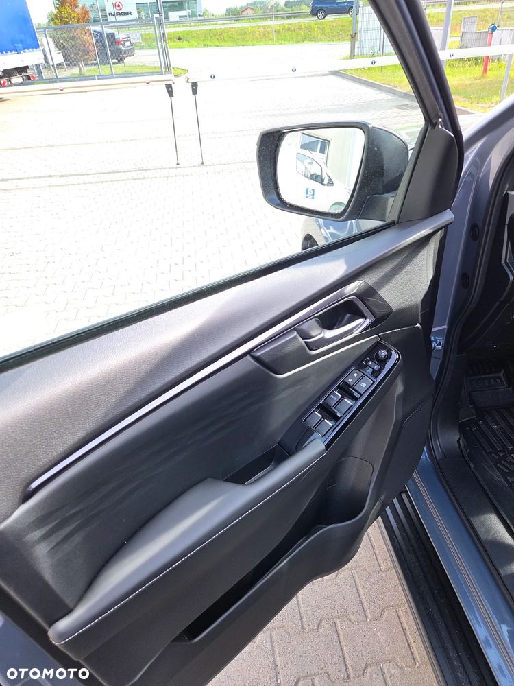 Isuzu D-Max 1.9 DC LSE - 11