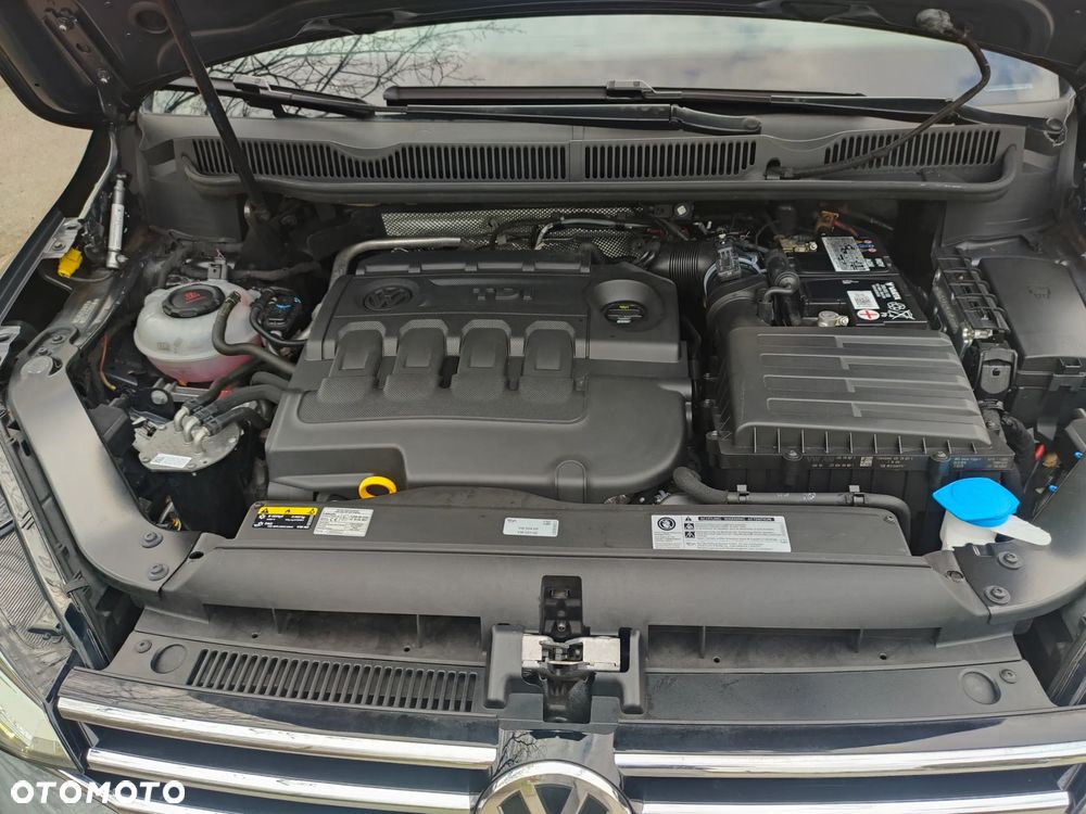 Volkswagen Touran 1.6 TDI SCR (BlueMotion Technology) DSG Comfortline - 4