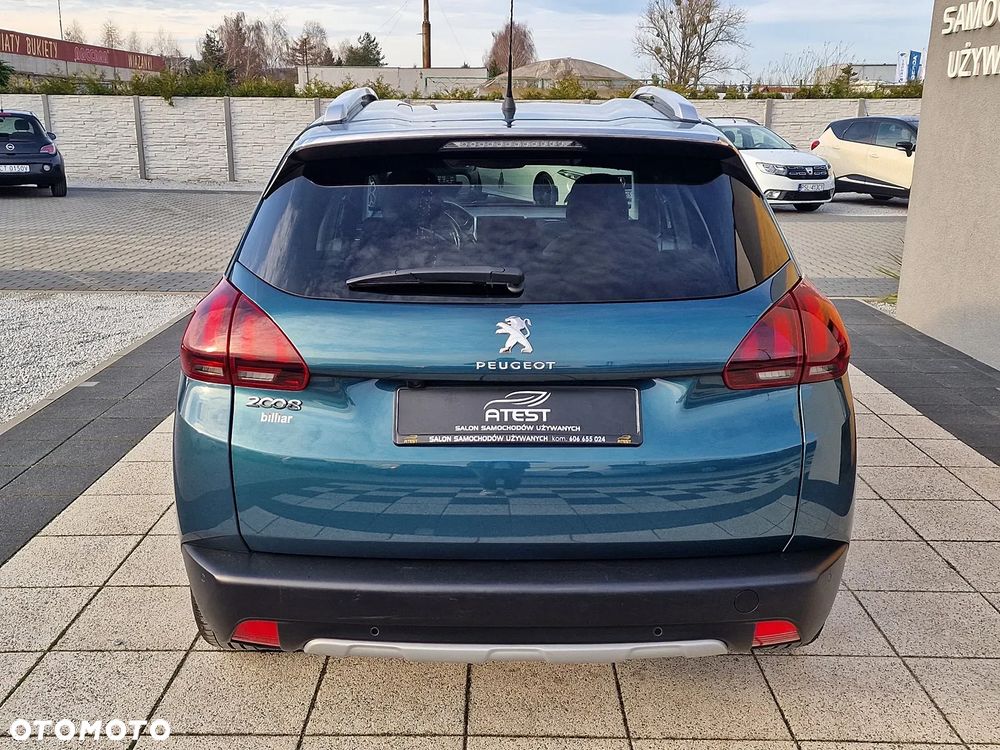 Peugeot 2008 - 8