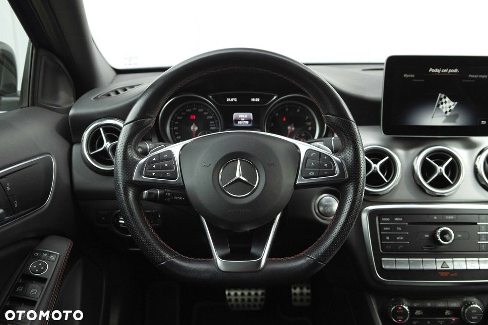 Mercedes-Benz GLA 220 4-Matic AMG Line - 18