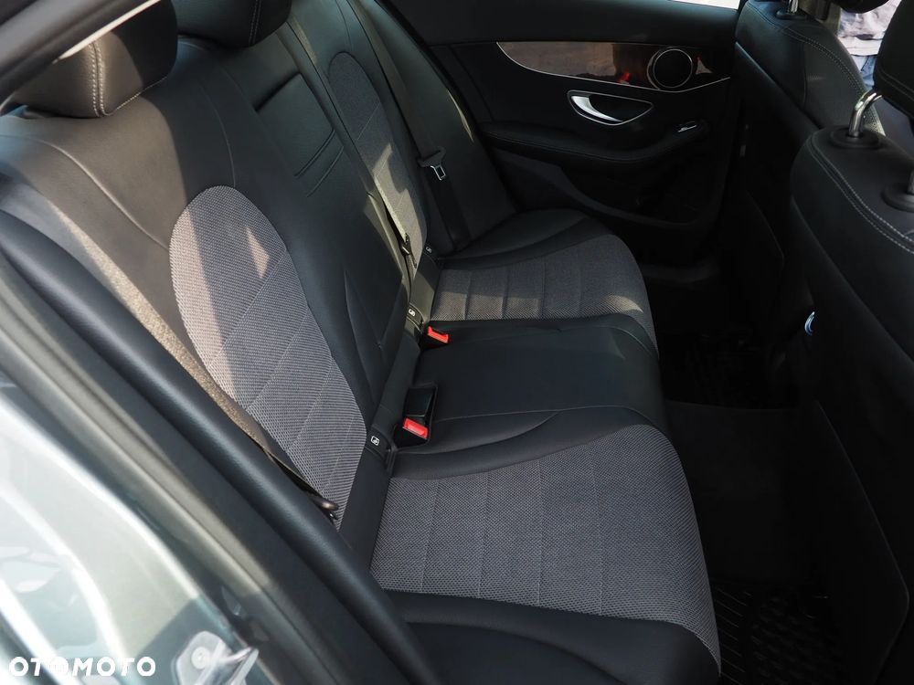 Mercedes-Benz Klasa C 200 9G-TRONIC - 24