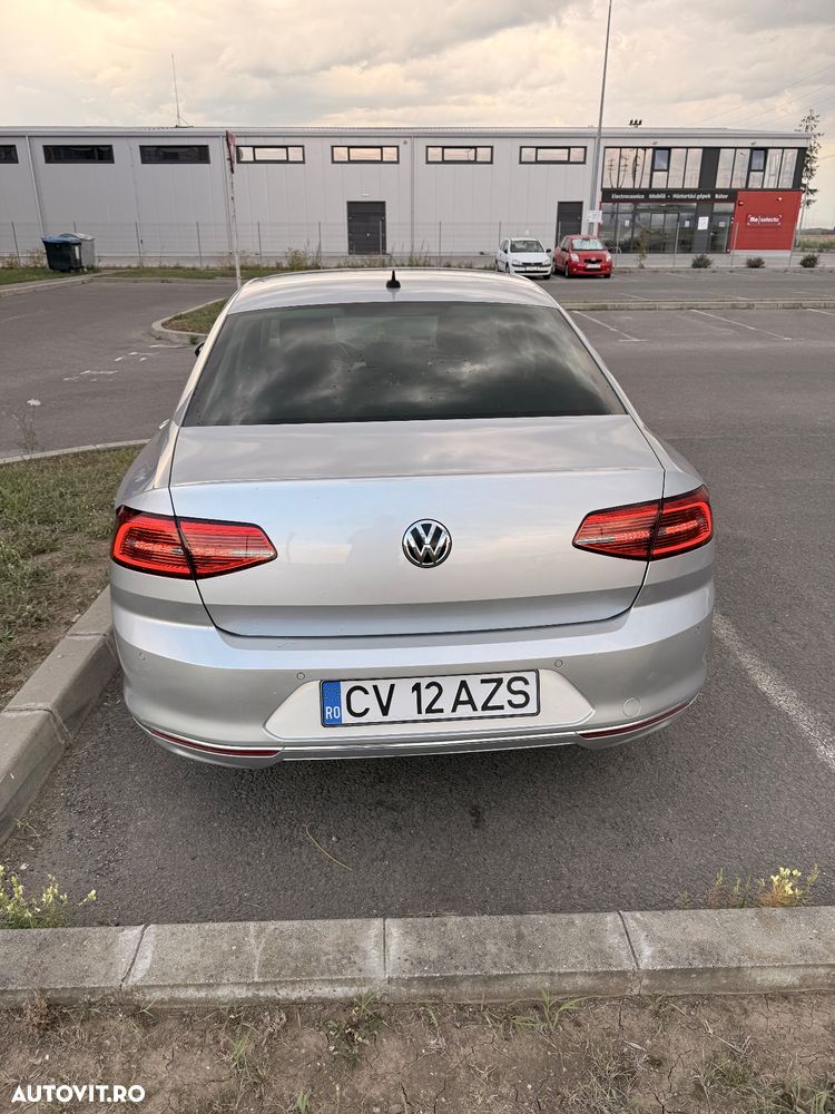 Volkswagen Passat 2.0 TDI (BlueMotion Technology) DSG Comfortline - 9