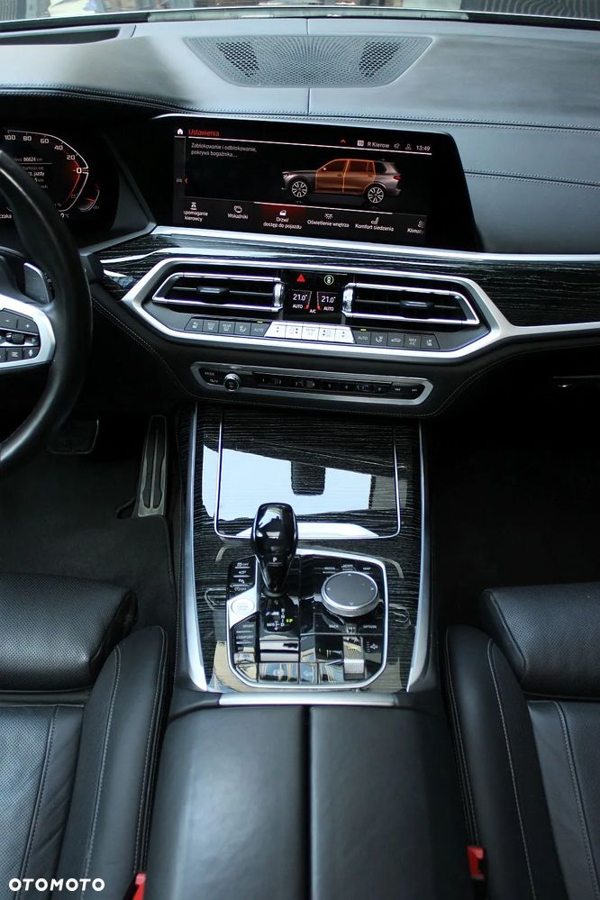 BMW X7 - 24