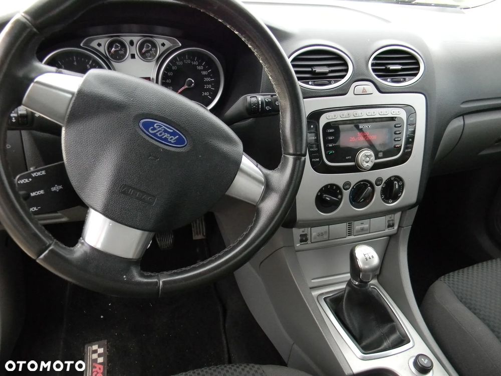 Ford Focus - 11