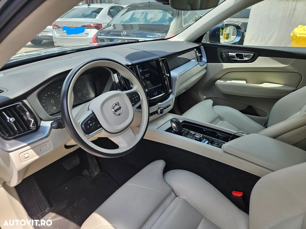 Volvo XC 60 B4 MHEV AWD Momentum Pro - 7