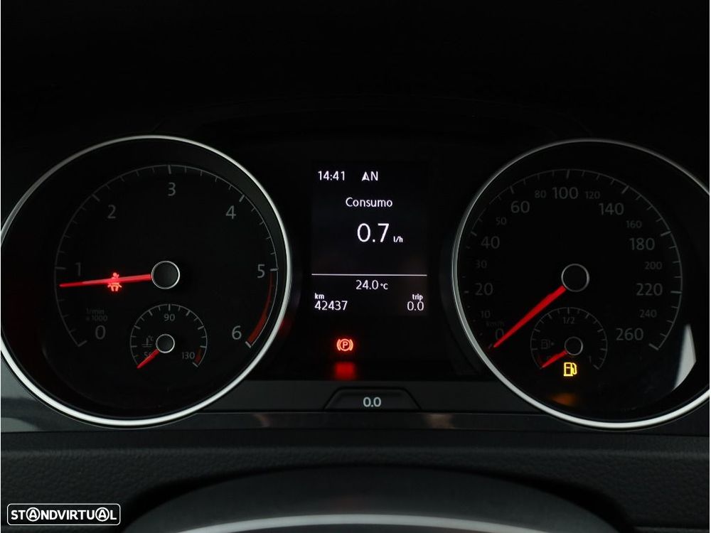 VW Golf Variant 1.6 TDi Confortline - 23