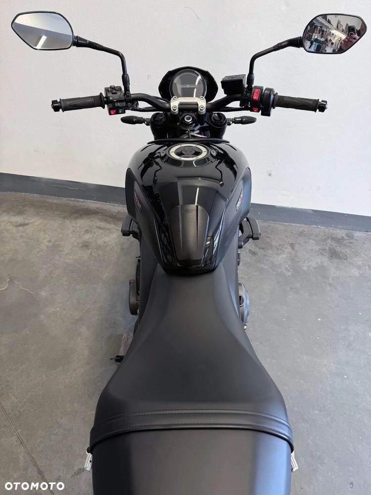 Triumph Trident - 38