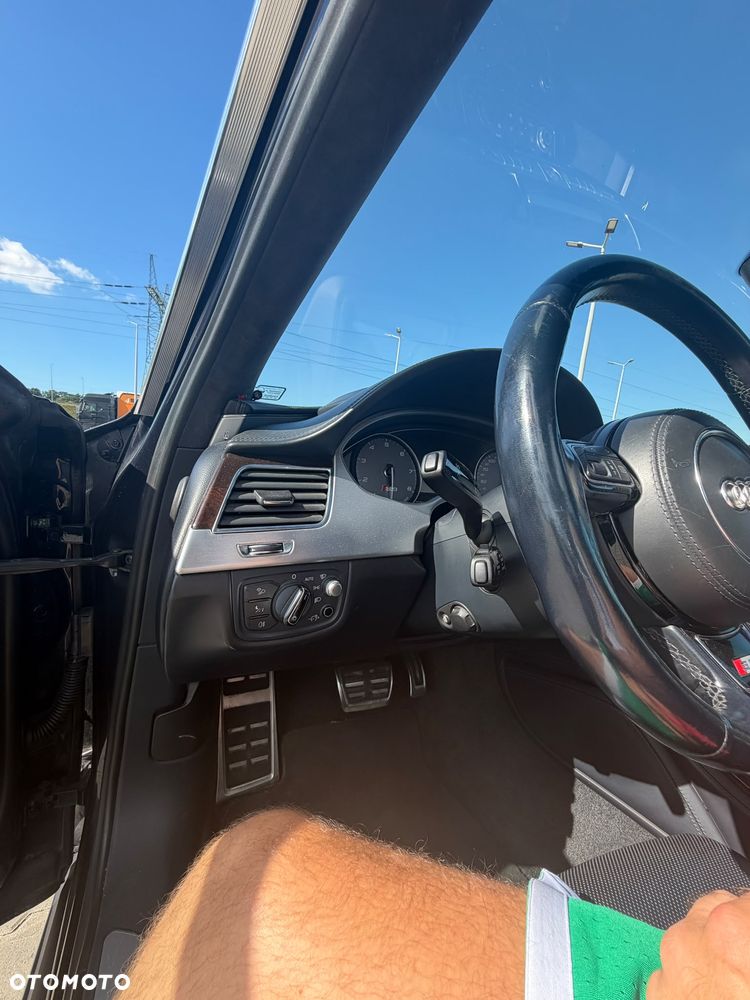 Audi S8 - 9