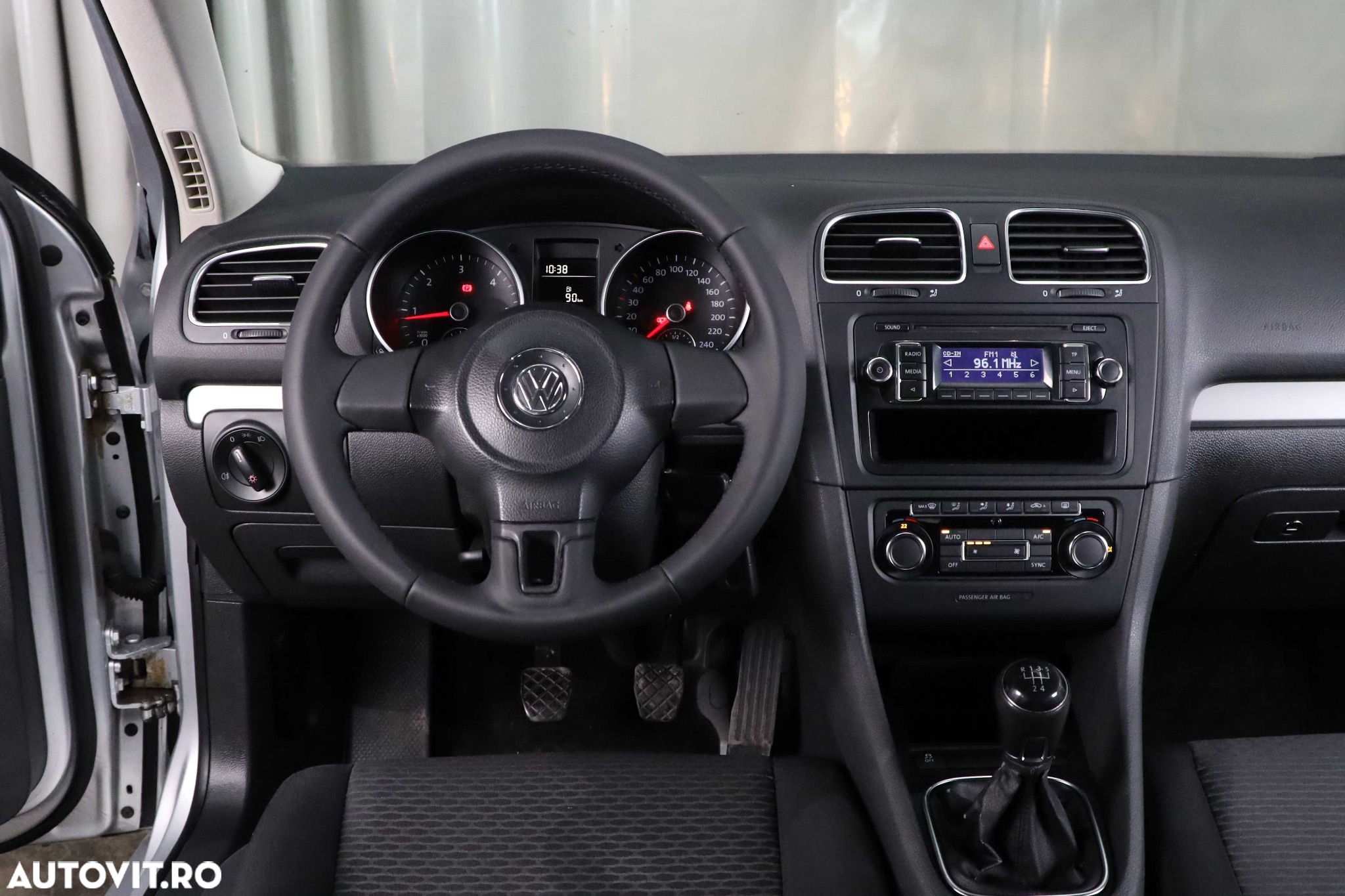 Volkswagen Golf 1.6 TDI BlueMotion Technology DPF Comfortline - 5