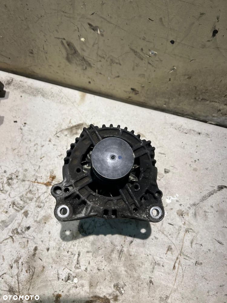 Alternator Audi A4 B8 A5 8T Q5 2.0 tdi - 3
