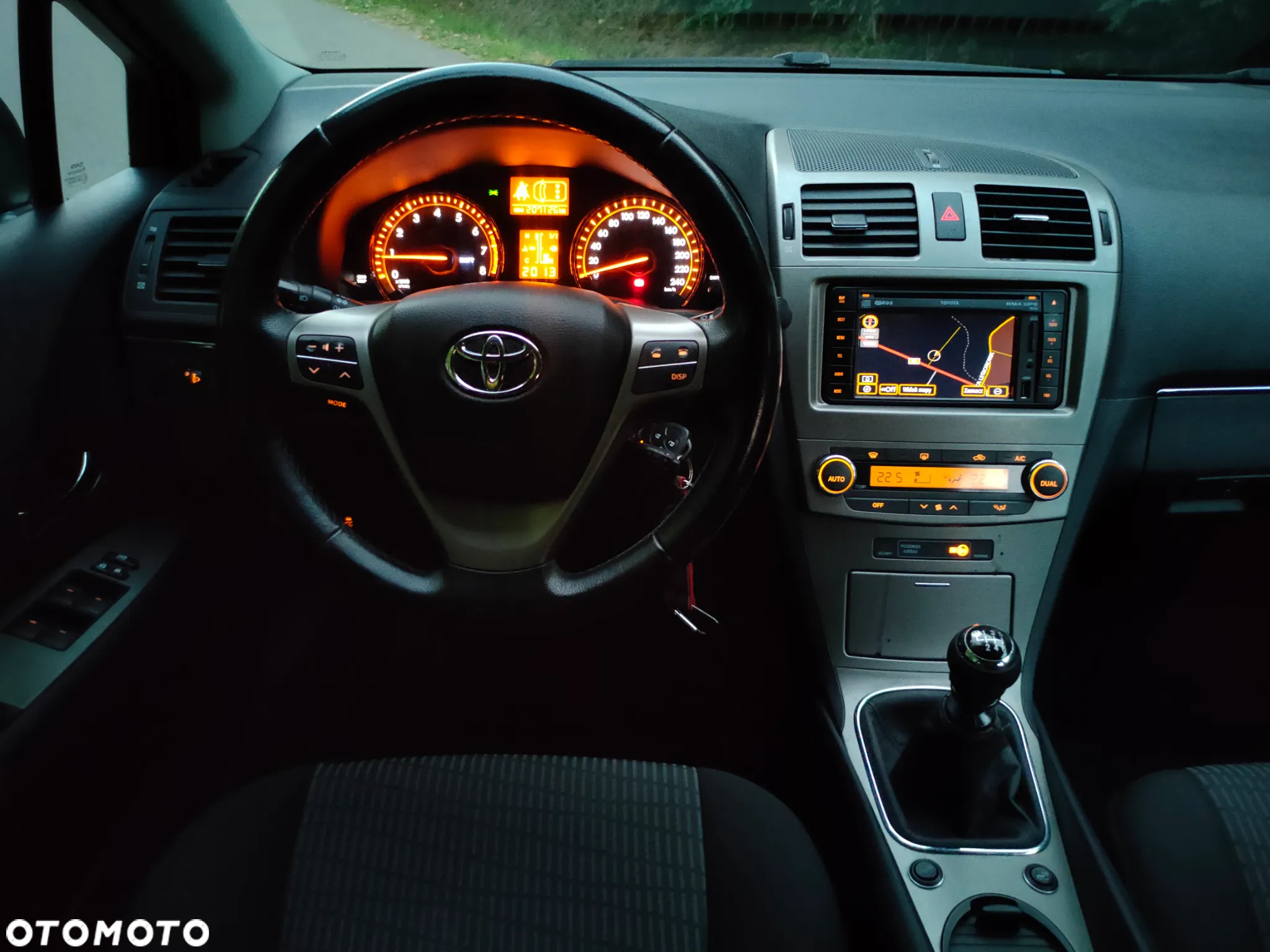 Toyota Avensis 1.8 Sol plus NAVI - 14