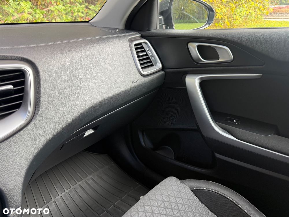 Kia Ceed 1.4 T-GDI M - 24