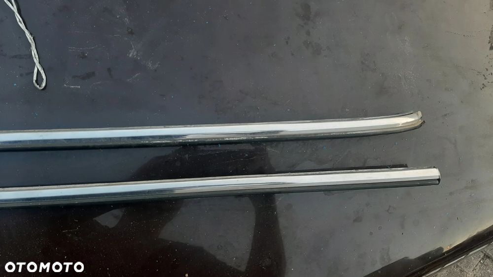 MERCEDES W108 LISTWA TYLNY BŁOTNIK LEWY PRAWY - 2