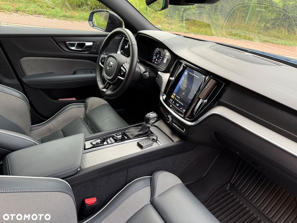 Volvo S60 T6 AWD R-Design - 13