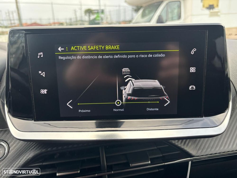 Peugeot 2008 1.5 BlueHDi Allure Pack - 51