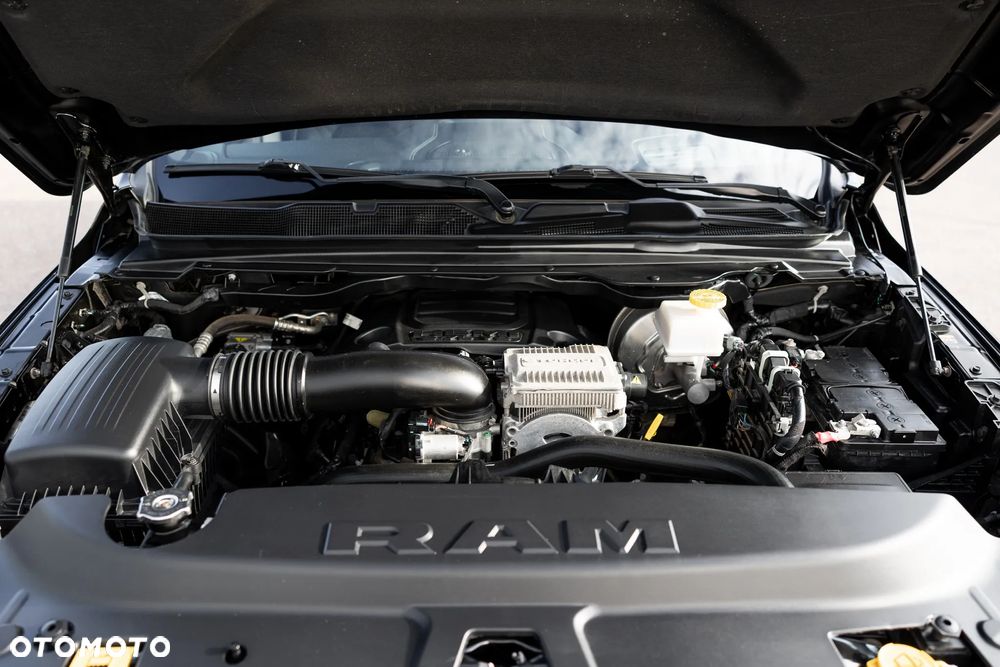 RAM 1500 5.7 eTorque Crew Cab Shortbed Limited Black - 40