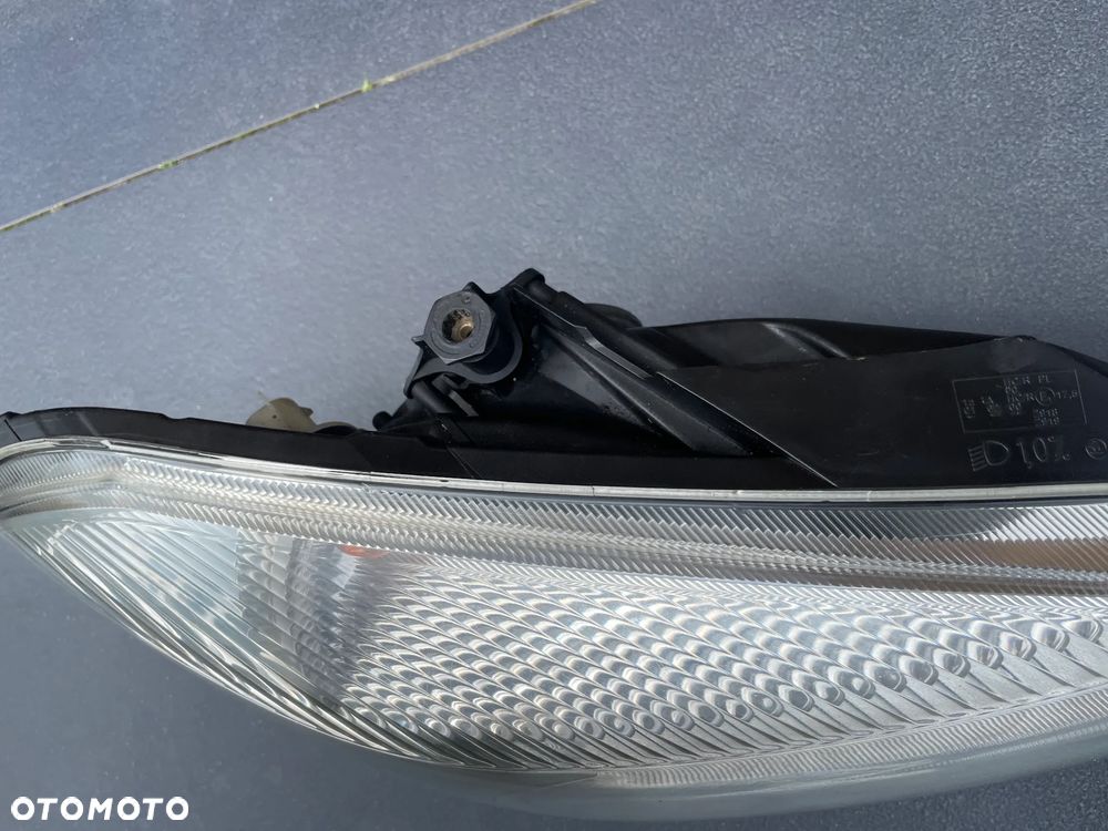 SKODA FABIA II reflektor lampa prawa prawy przód przednia LIFT 10- - 3
