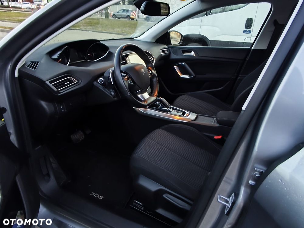 Peugeot 308 1.2 PureTech Allure S&S EAT8 - 10