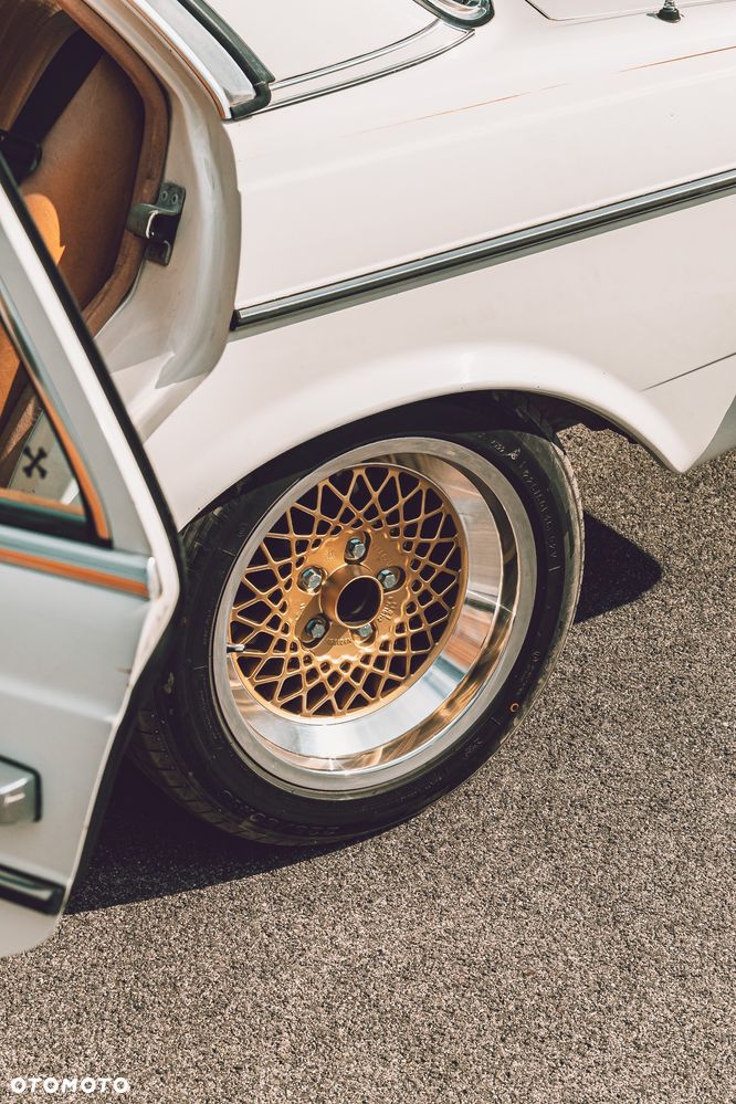 Mercedes-Benz W123 - 13