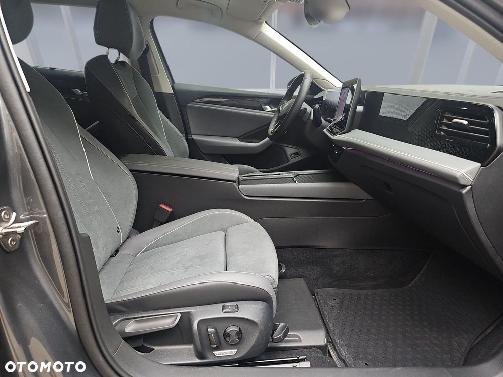 Volkswagen Passat - 11
