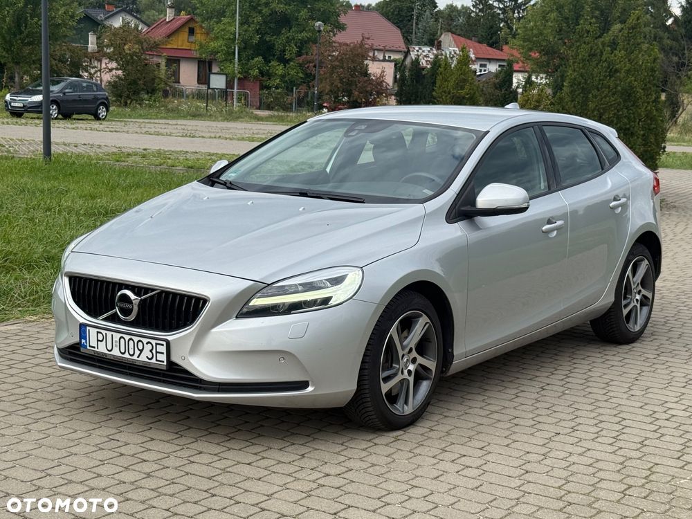 Volvo V40 T2 Drive-E Momentum - 1