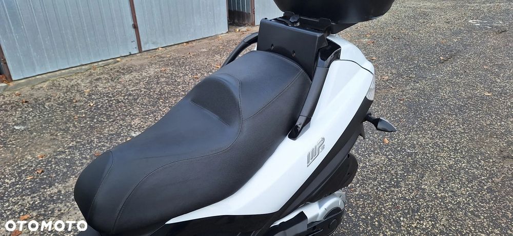 Piaggio MP-3 - 8