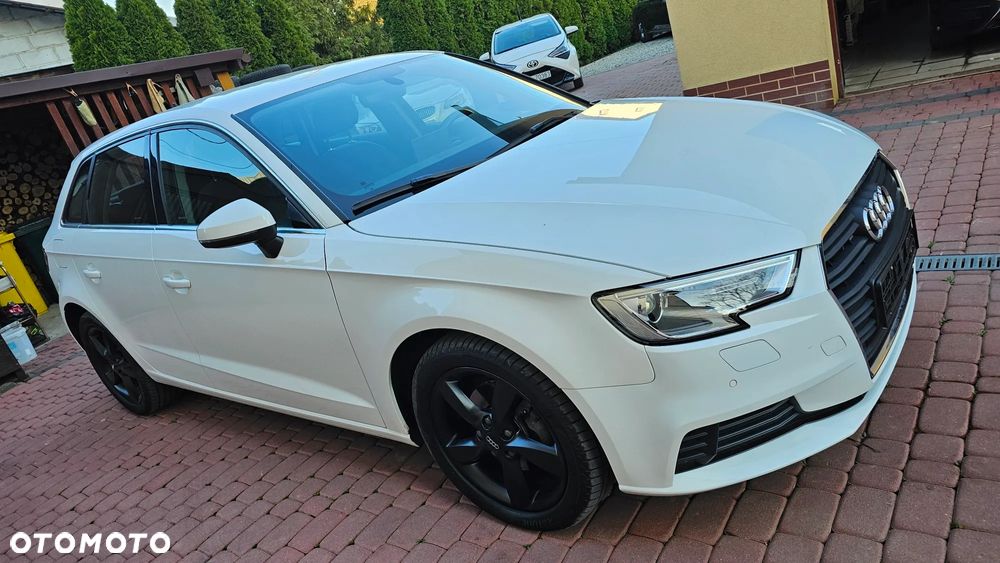 Audi A3 Sportback 30 TDI design - 17