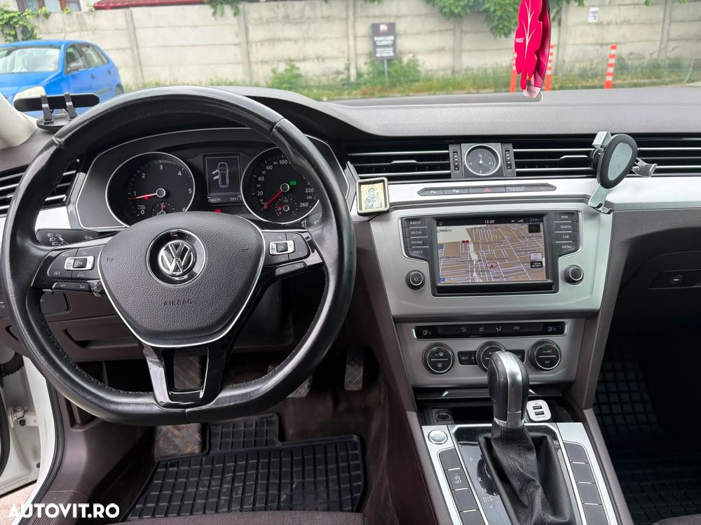 Volkswagen Passat 2.0 TDI DSG Comfortline - 6