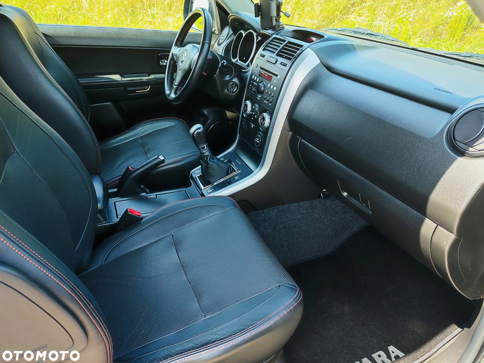 Suzuki Grand Vitara 1.6 De luxe - 28
