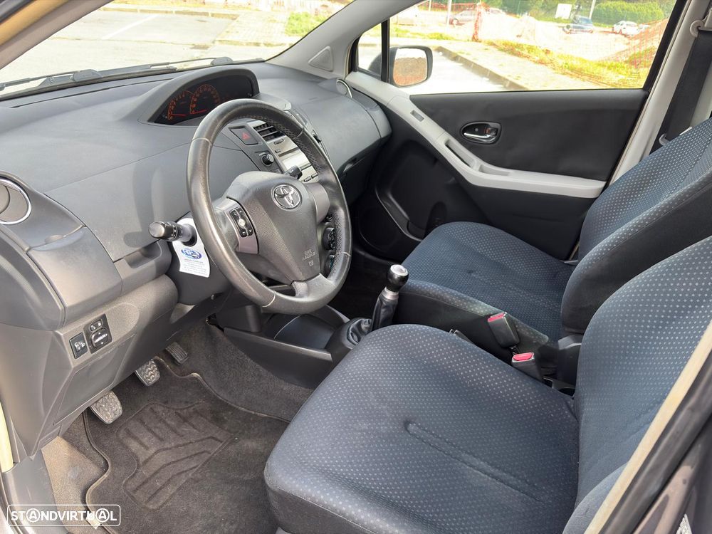 Toyota Yaris 1.0 VVT-i AC Manual - 9