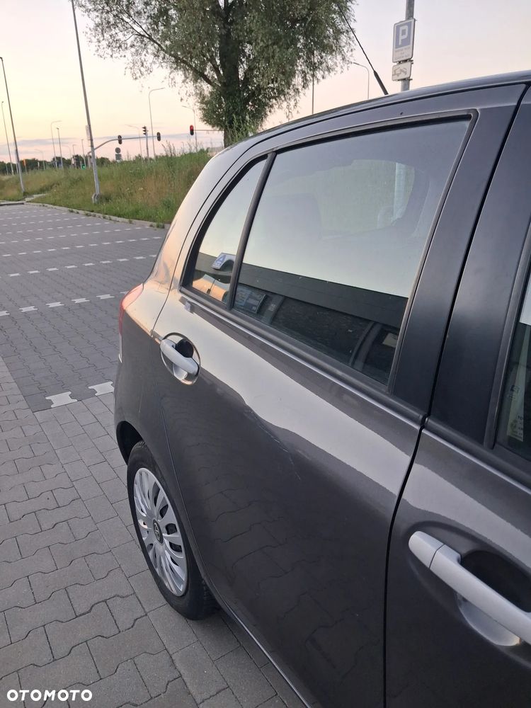 Toyota Yaris - 5
