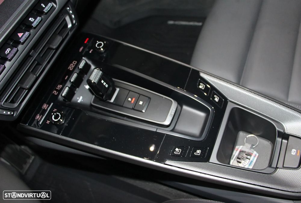 Porsche 911 (992) Carrera 4 PDK - 22