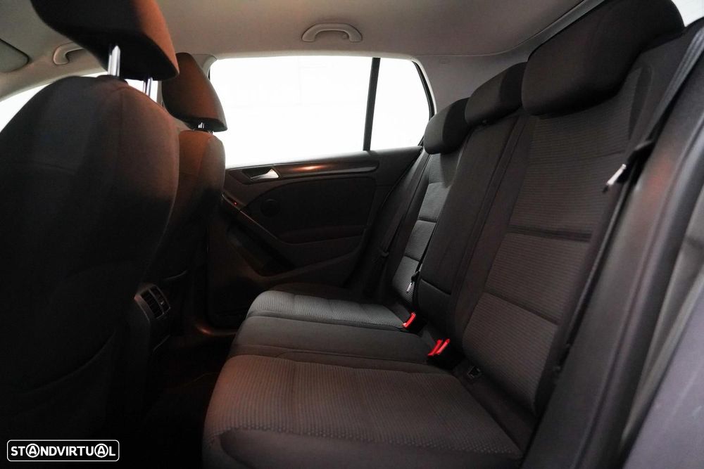 VW Golf 1.6 TDi Confortline - 8