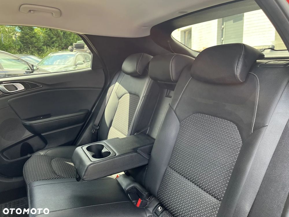 Kia XCeed 1.6 T-GDI L Business Line DCT - 16