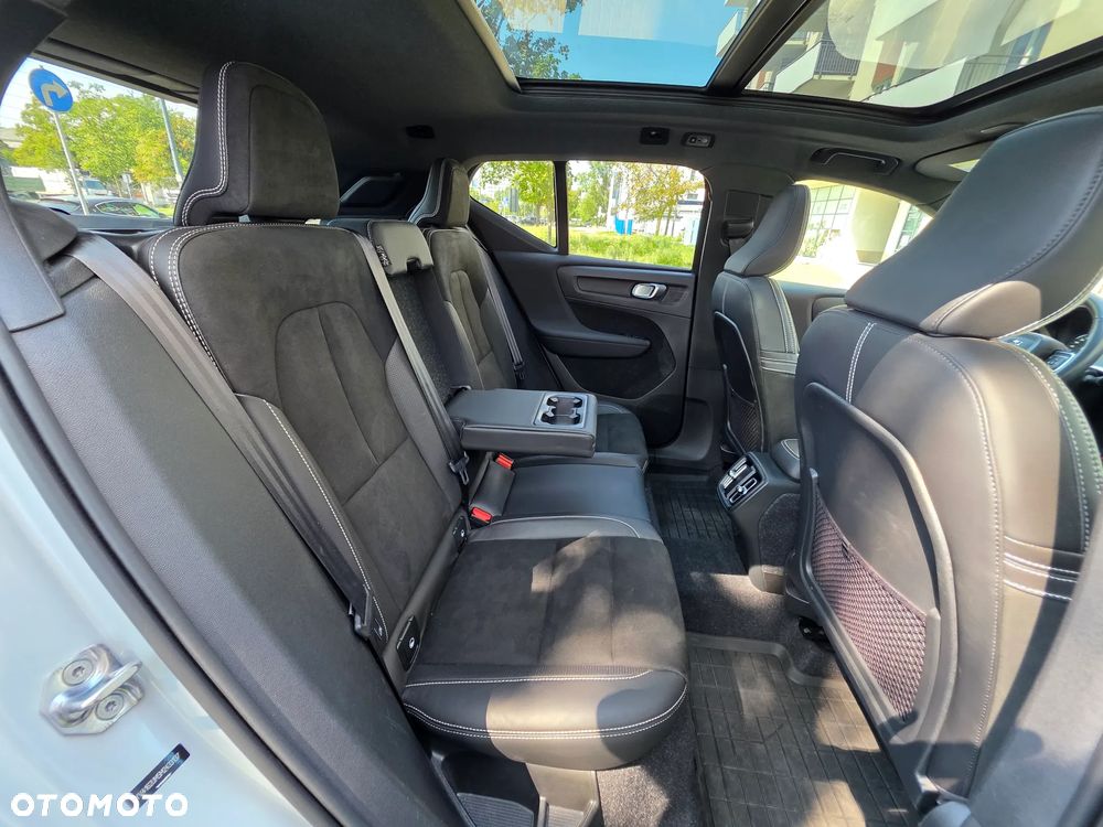 Volvo XC 40 T5 AWD R-Design - 36