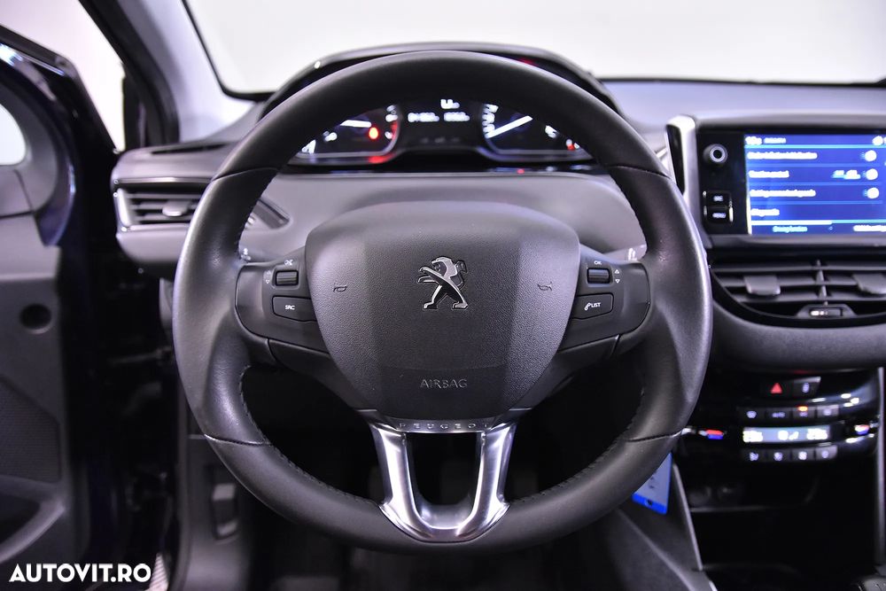 Peugeot 208 - 14