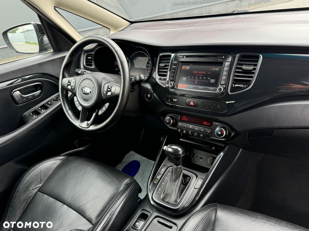 Kia Carens 1.7 CRDi Business Line 7os 7DCT - 8