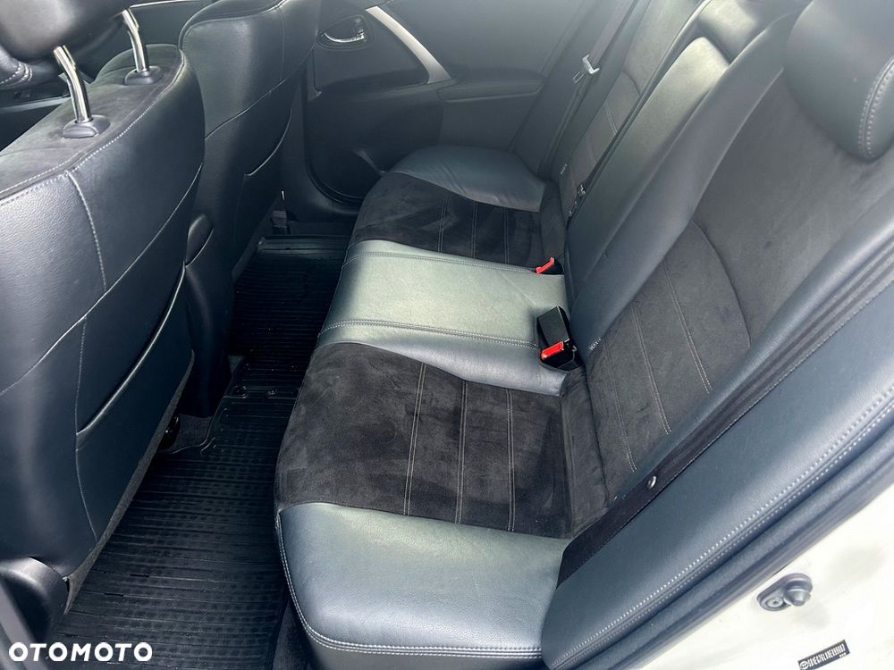 Toyota Avensis Touring Sports 1.8 Business Edition - 23