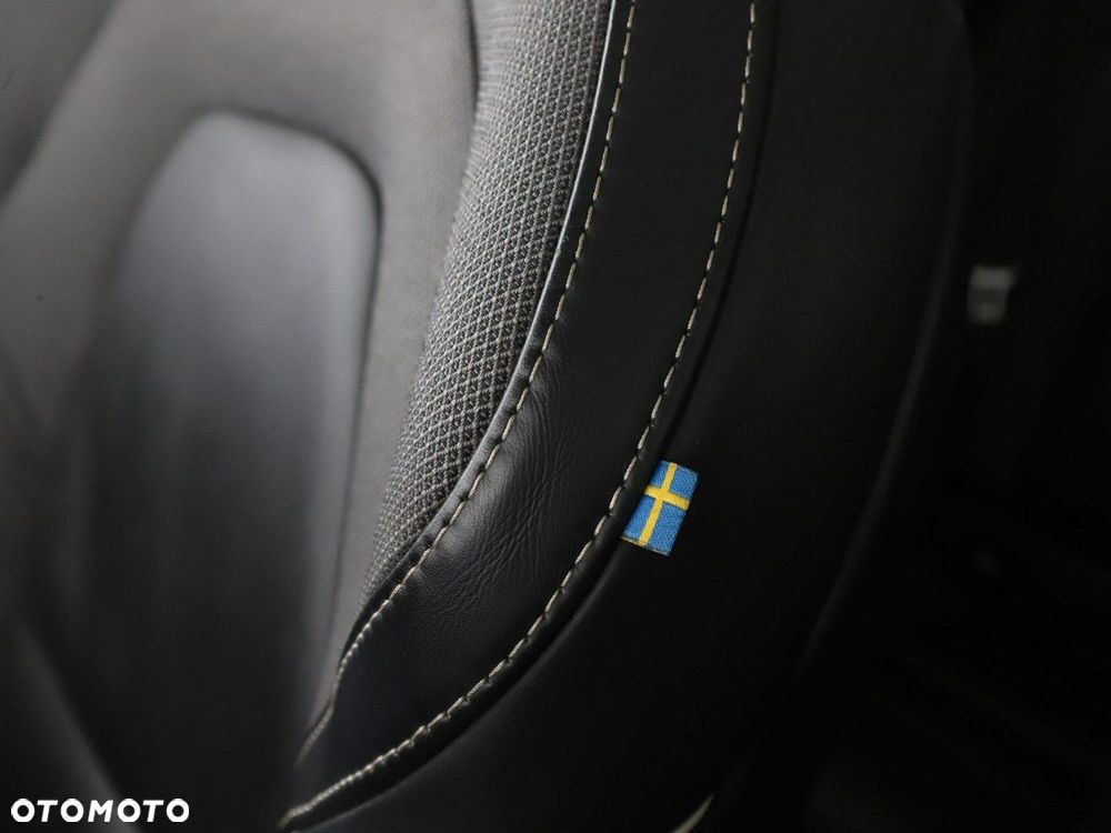 Volvo V60 T8 AWD Recharge Geartronic RDesign - 38