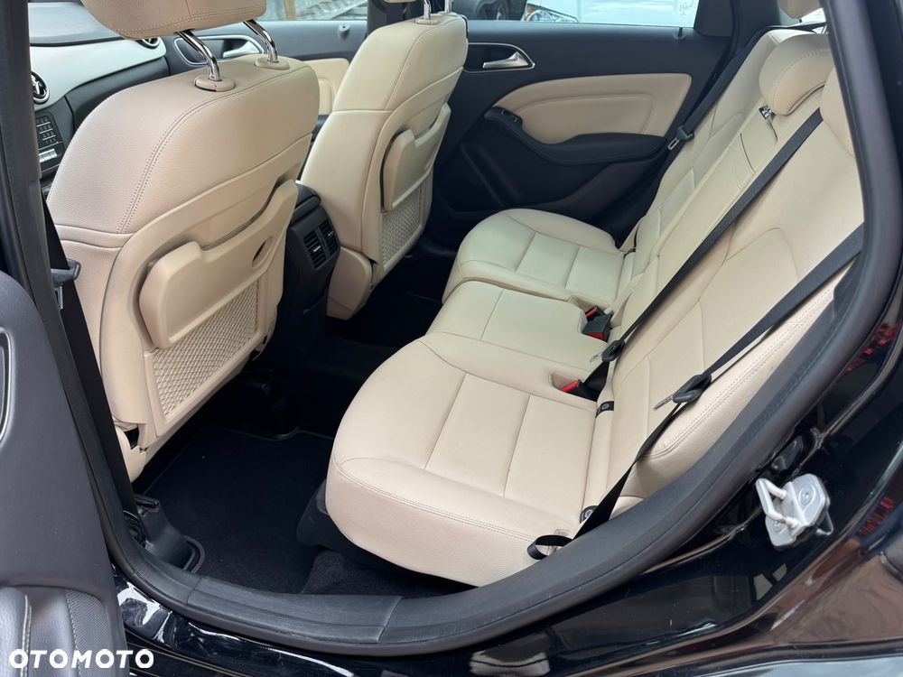 Mercedes-Benz Klasa B 250 4Matic 7G-DCT UrbanStyle Edition - 19