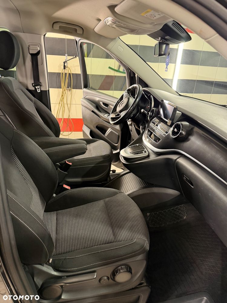 Mercedes-Benz Klasa V 250 d lang 4Matic 9G-TRONIC Edition 2021 - 6