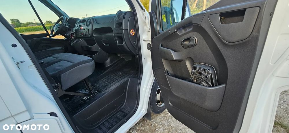 Nissan NV400 - 12