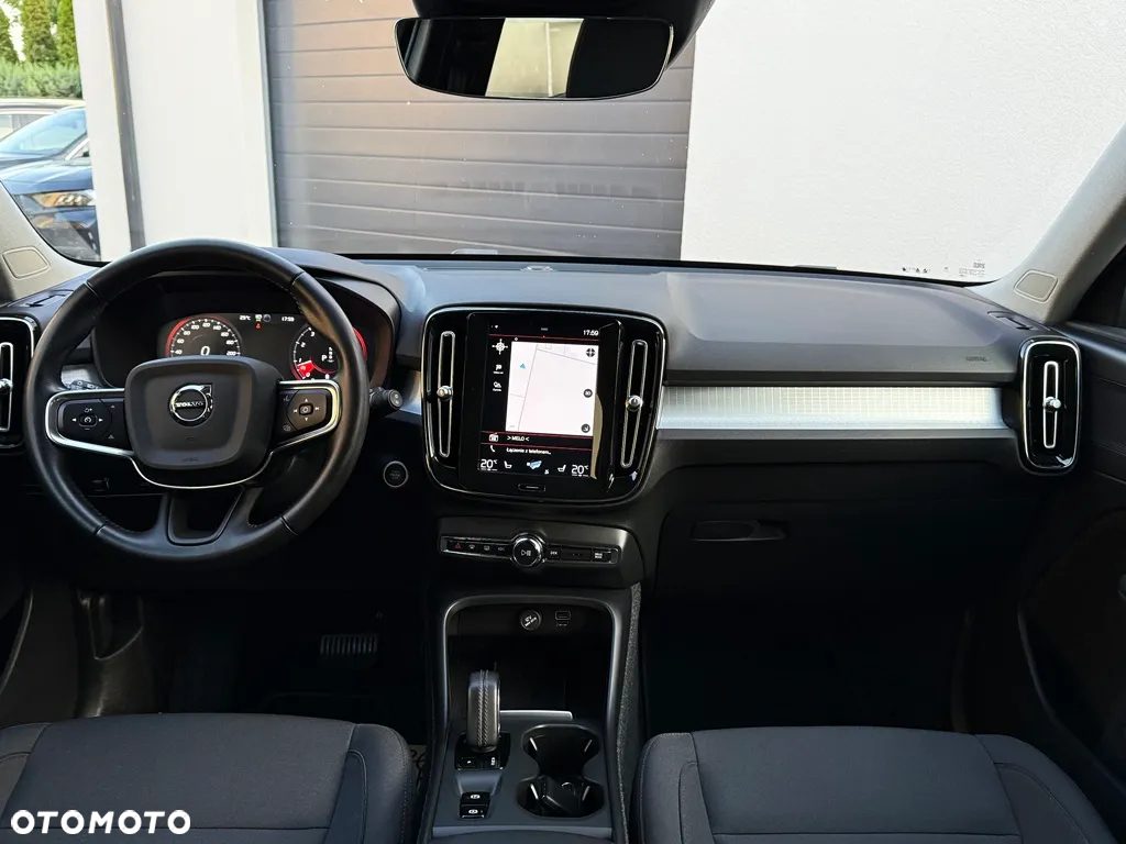 Volvo XC 40 B4 B AWD Geartronic Momentum Pro - 38
