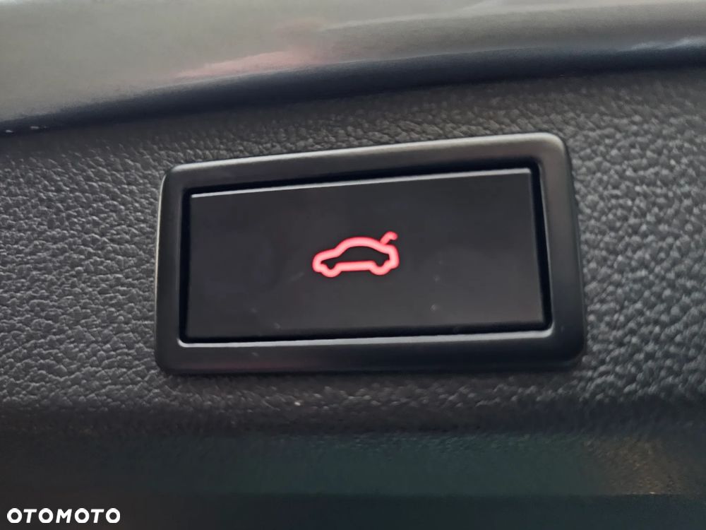 Skoda Superb 2.0 TDI DSG SportLine - 34