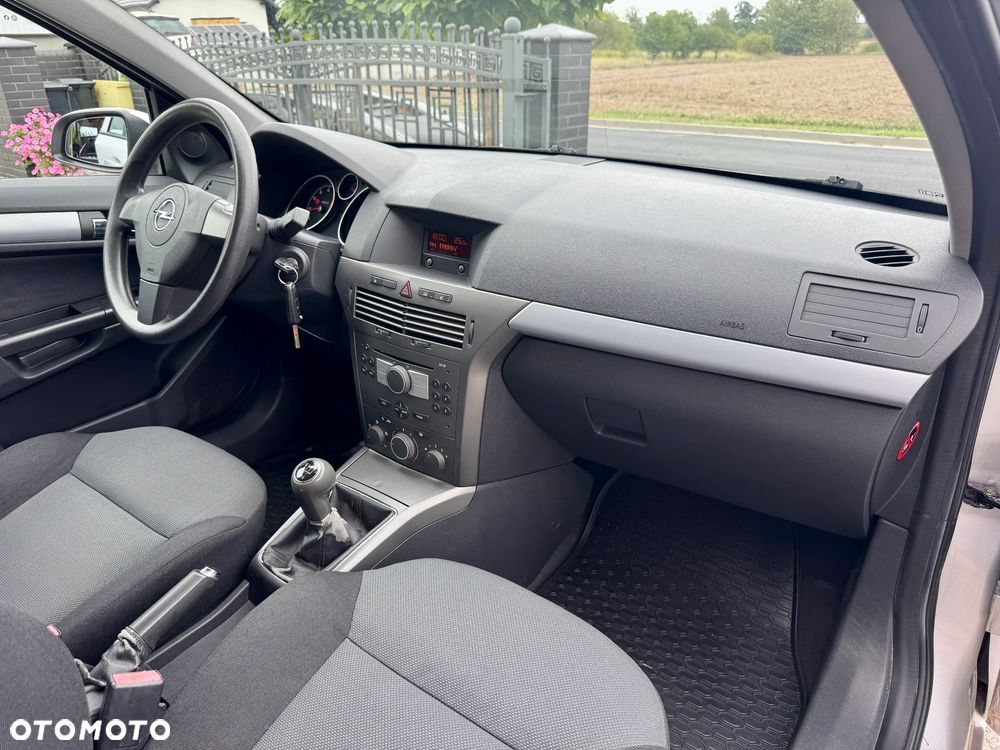 Opel Astra 1.8 Njoy - 18