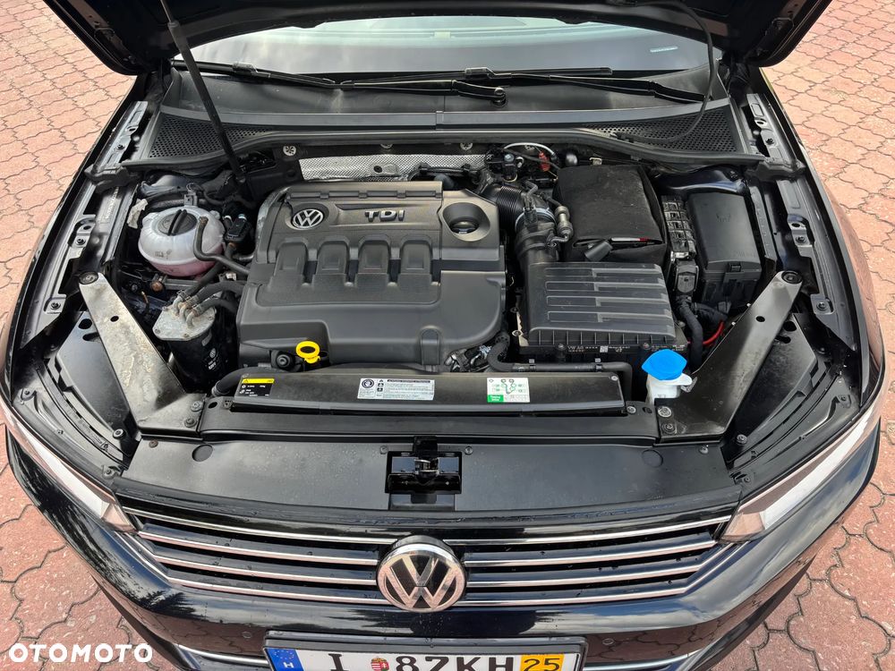 Volkswagen Passat 2.0 TDI SCR Business - 17
